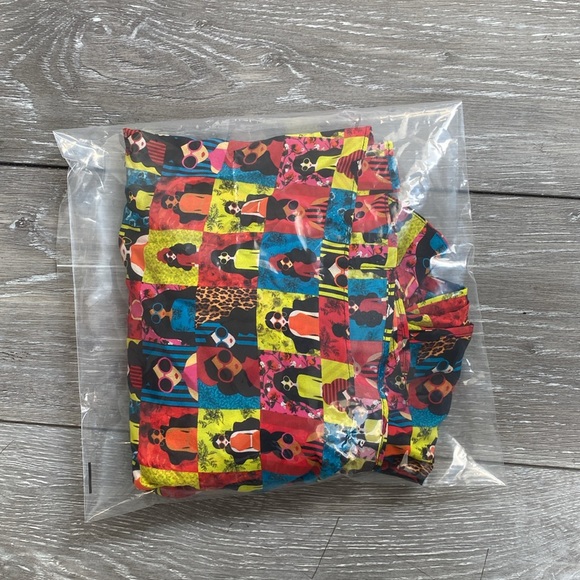 Alice + Olivia Willa Stace-Face Print Silk Button Up Top - Picture 9 of 9